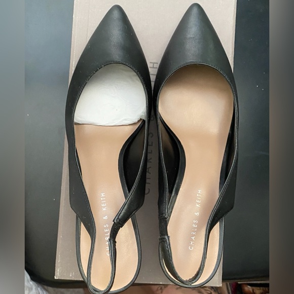 CHARLES & KEITH Circular Slingback Heels - Picture 2 of 6